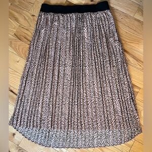 Leopard Print Pleated Skirt